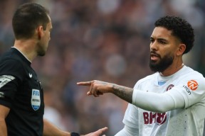 开云app下载-包含阿斯顿维拉迎英超关键赛，冲刺阶段战术微调，引发热议，身体对抗强度拉满的词条